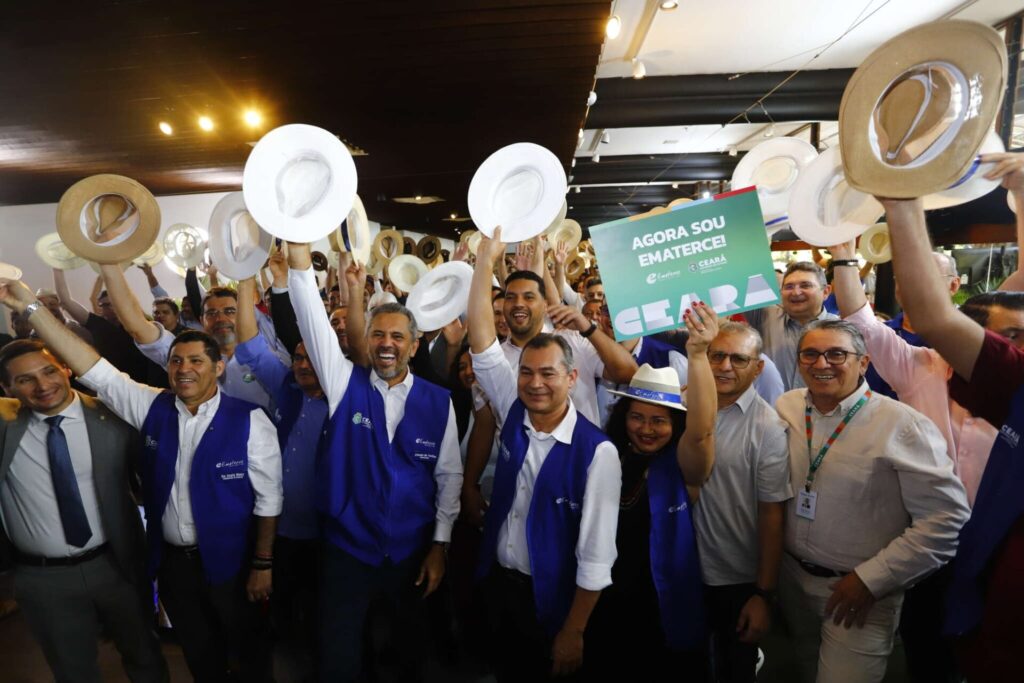 Governo do Ceará empossa 110 novos técnicos da Ematerce para fortalecer a agricultura familiar no estado