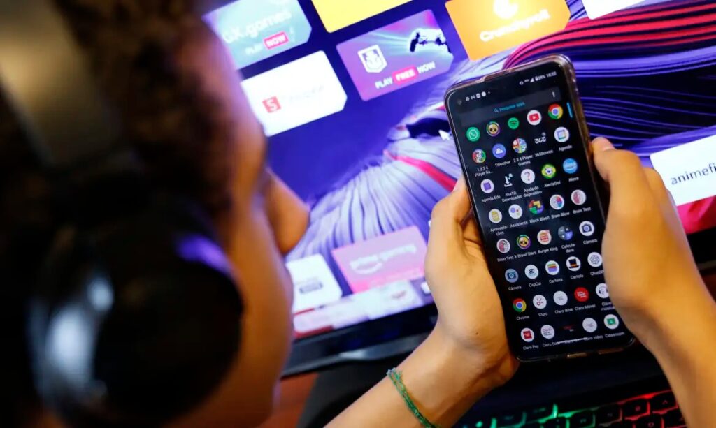 Governo amplia classificação indicativa para aplicativos e cria nova faixa etária de 6 anos