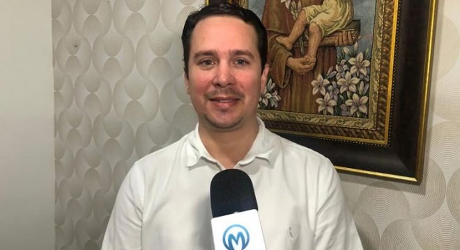 Ex-prefeito de Barbalha admite falha em doação de terrenos e critica demora na regularização