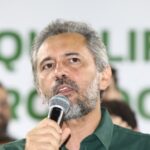Elmano sanciona lei que garante auxílio de R$ 500 a jovens órfãos da Covid-19 no Ceará