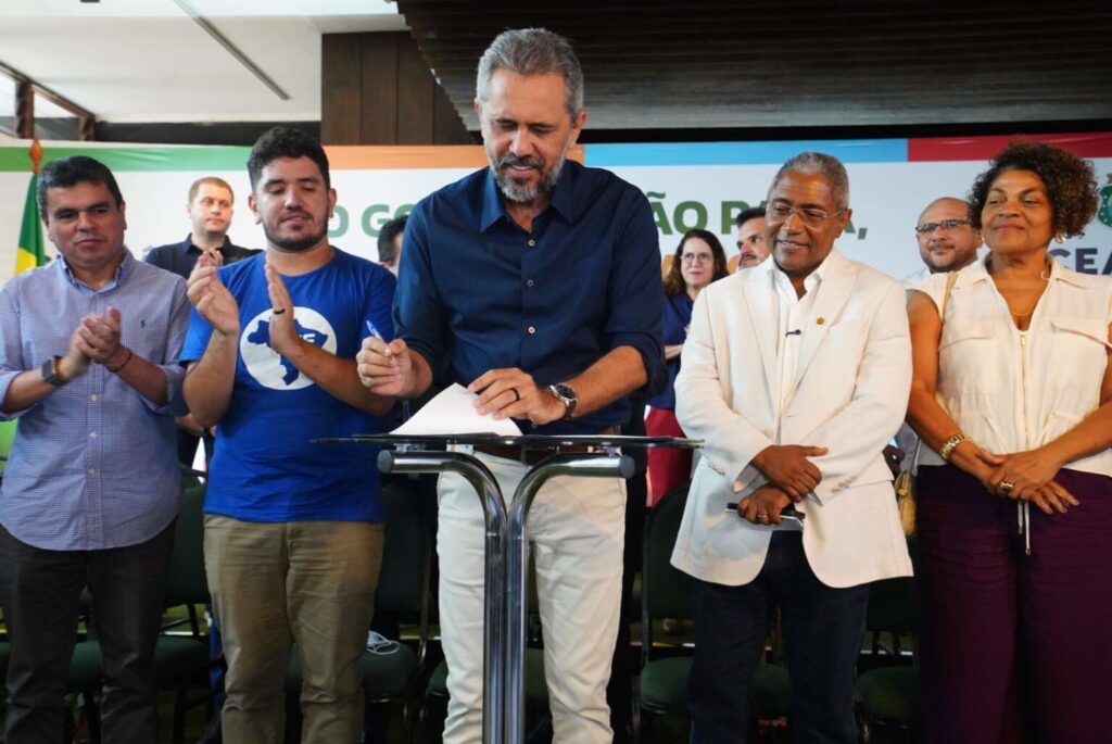 Elmano amplia CNH Popular com 3 mil novas vagas para estudantes de escolas públicas no Ceará