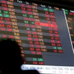 Bolsa de valores bate recorde e dólar cai após reunião entre Lula e Trump; mercado reage com otimismo