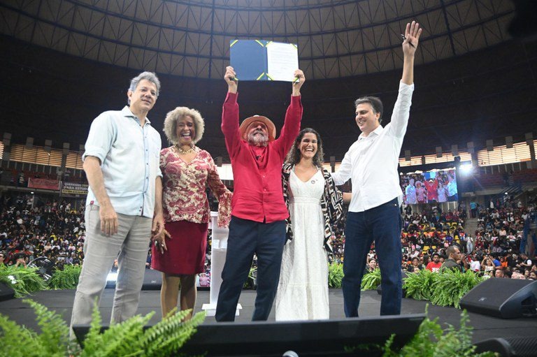 Lula anuncia R$108 milhões para cursinhos populares e diz que “o Brasil do futuro será melhor que o do presente”