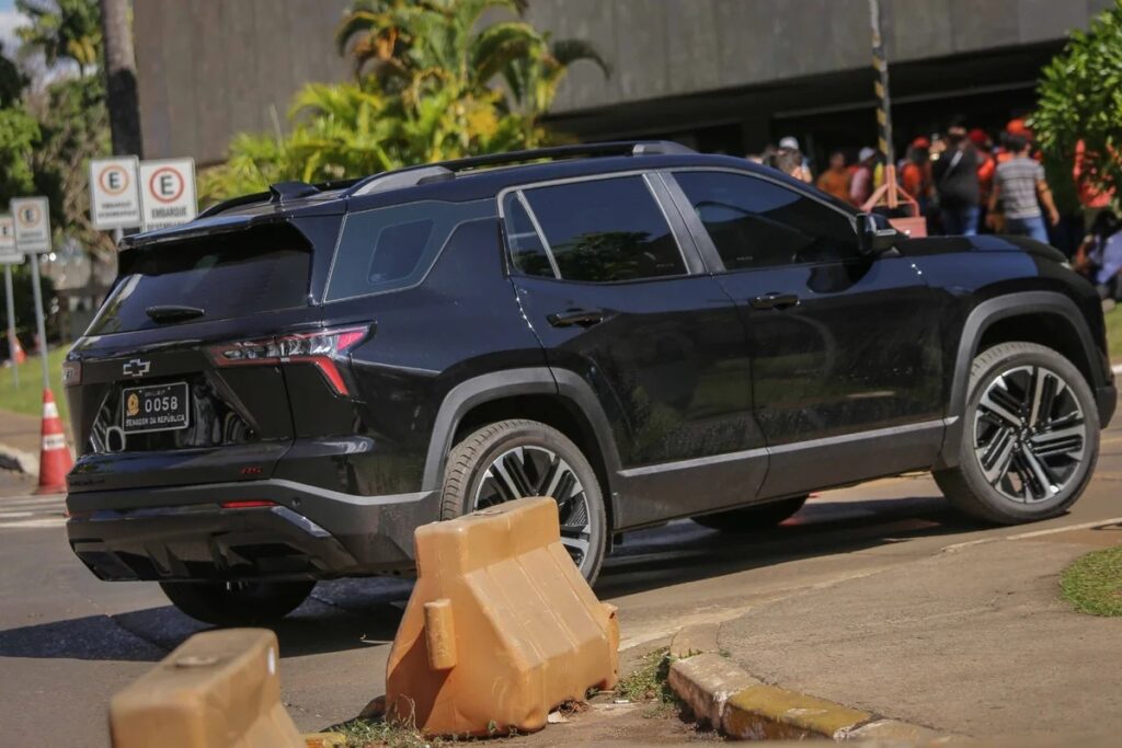 Senado gasta R$ 47,7 milhões para alugar 79 SUVs de luxo com teto solar e mais que dobra custo anterior