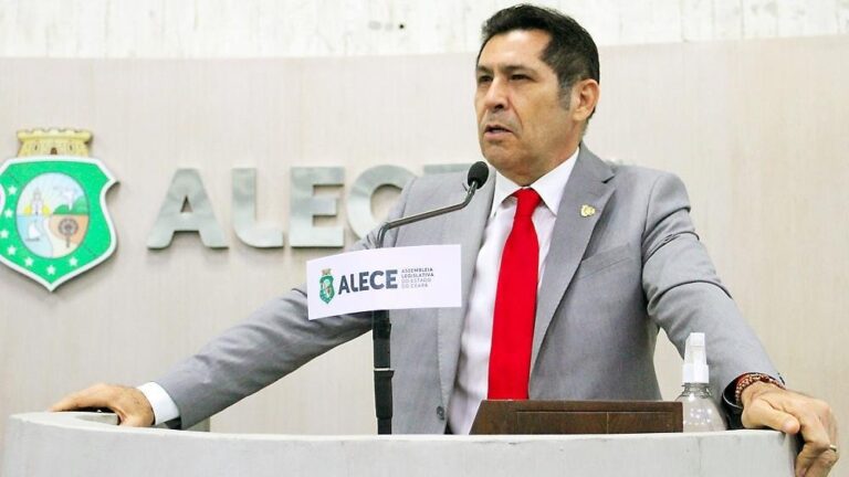 Deputado convoca ato da “ressurreição” de Raimundo do Queijo após gafe na Câmara de Fortaleza virar meme nacional