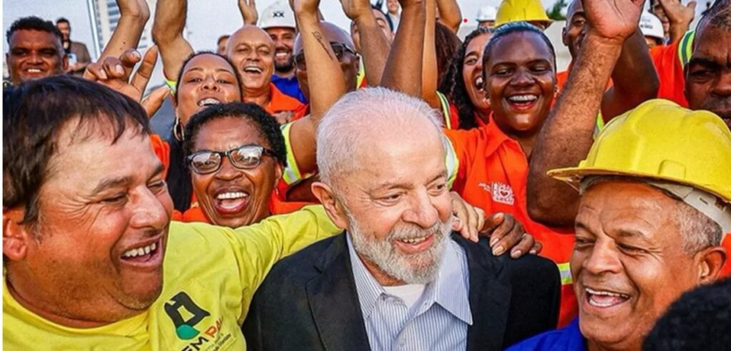Lula comemora aprovação unânime de isenção do IR para salários até R$ 5 mil; proposta pode beneficiar 15 milhões de brasileiros
