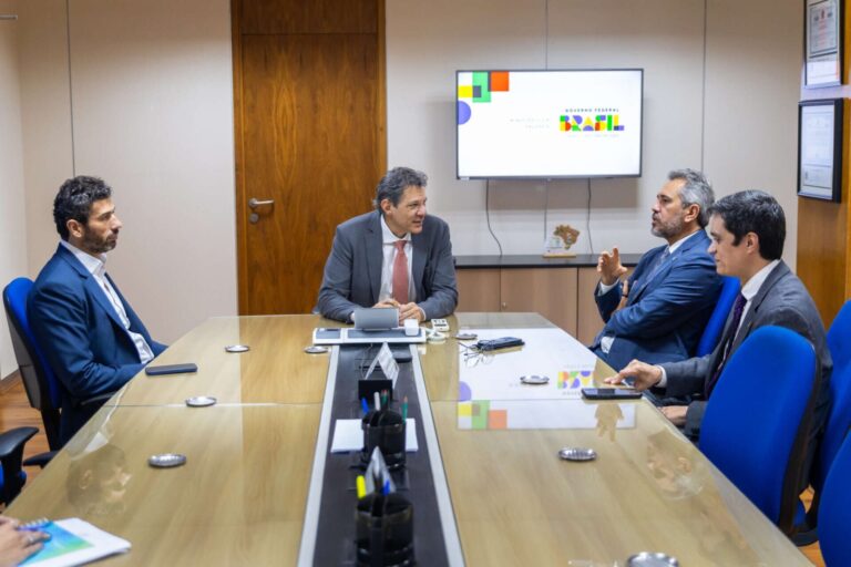 Em Brasília, Elmano de Freitas busca novos investimentos e defende prioridades na saúde e infraestrutura do Ceará