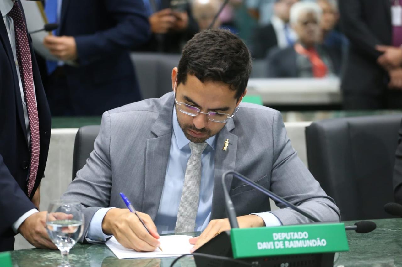 Deputado Davi de Raimundao anuncia R 1 milhao para Juazeiro a totalidade das suas emendas