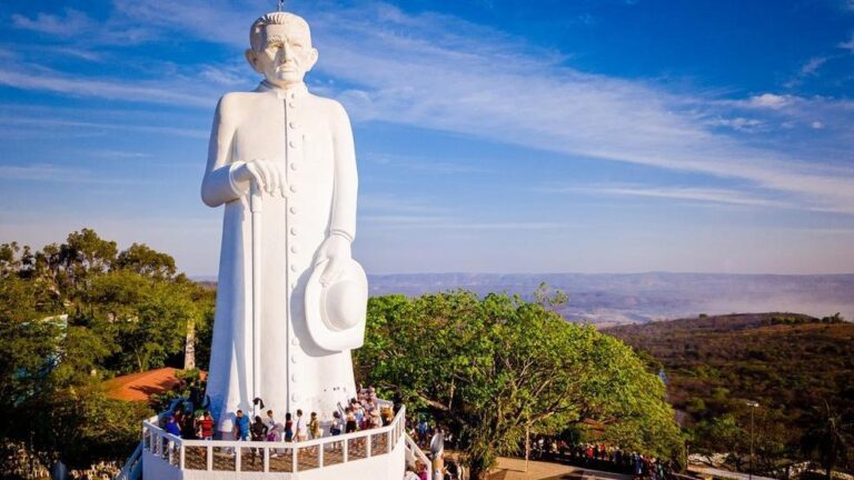 Processo de beatificação de Padre Cícero avança no Vaticano e entra em fase decisiva em Roma