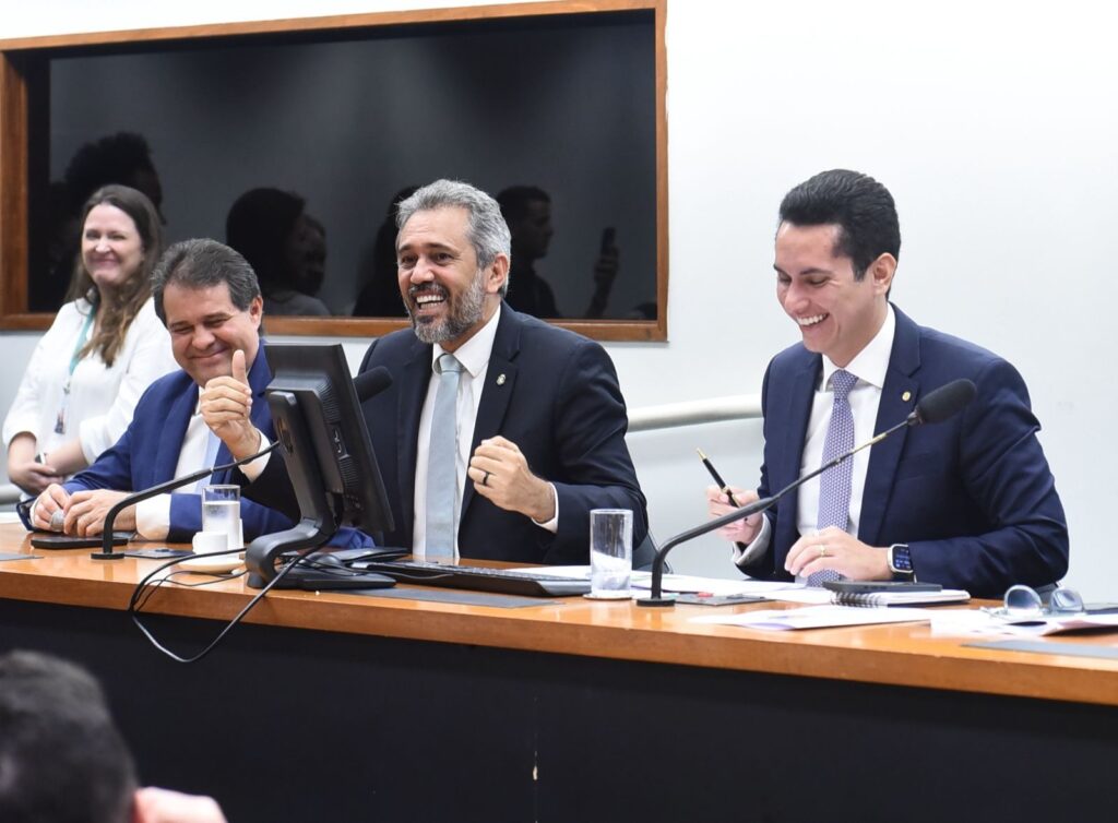 Deputados definem que 70% das emendas da bancada federal cearense serão destinadas à saúde em 2026