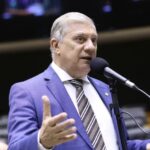 José Airton Cirilo participa de homenagem aos 50 anos do COFFITO na Câmara dos Deputados