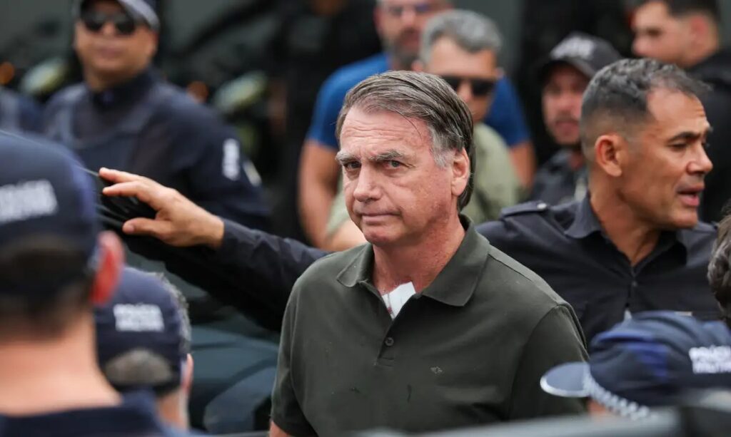 Prisão de Bolsonaro é mantida após audiência de custódia; juíza rejeita alegações e STF analisará caso