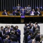 Câmara aprova texto-base do PL Antifacção com penas mais duras; governo promete recuperar versão original no Senado