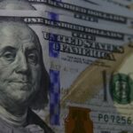 Dólar cai abaixo de R$ 5,30 pela primeira vez desde 2024 e Ibovespa bate recorde histórico com 15 altas seguidas