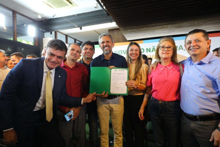 Elmano anuncia R$ 187 milhões em obras de abastecimento que beneficiarão 130 mil cearenses em 41 municípios