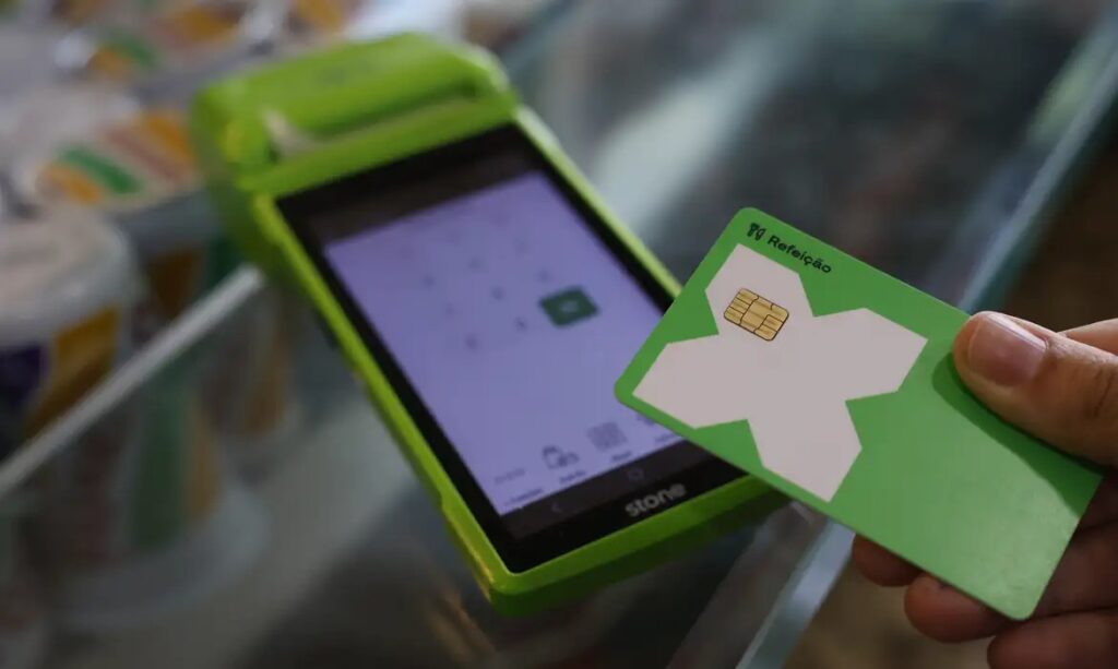 Redes têm um ano para liberar bandeiras no vale-refeição e alimentação; interoperabilidade deve gerar economia de R$ 2,7 bi ao ano