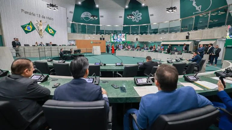 Alece aprova novo empréstimo de até R$ 2 bilhões para o Governo Elmano junto ao BNDES