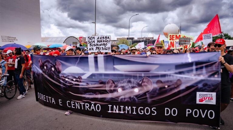 O povo nas ruas contra o PL da Dosimetria e as pautas antipopulares do Centrão 10 O povo nas ruas contra o PL da Dosimetria e as pautas antipopulares do Centrão