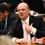 Oposição tenta driblar recesso e intensifica pressão por impeachment de Alexandre de Moraes