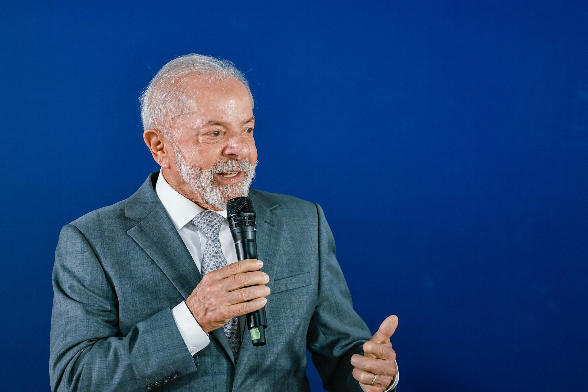 Panorama Político: Elmano lança VaiVem Cariri em Juazeiro, Câmara do Crato homenageia Onélia e pesquisas agitam 2026 no Ceará e em Pernambuco 3 coluna panorama politico titulo PRESIDENTE LULA