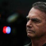 Justiça determina suspensão dos benefícios vitalícios de Jair Bolsonaro enquanto ele cumpre pena