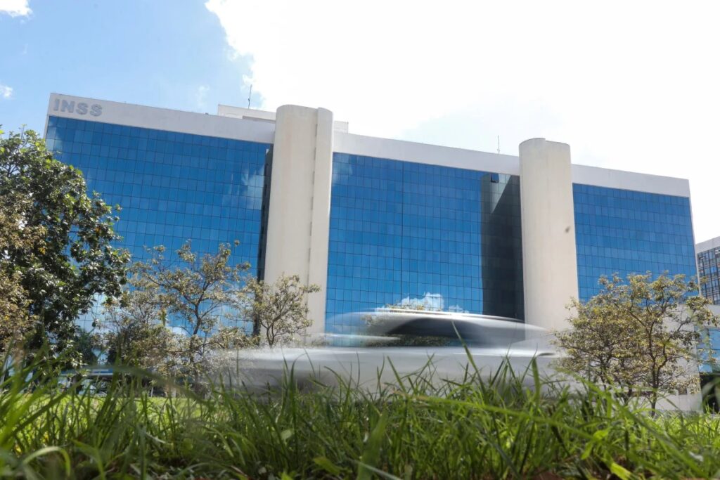 ONG investigada por desviar R$ 221,8 milhões do INSS opera em cubículo de 35 m² e tem apenas uma funcionária