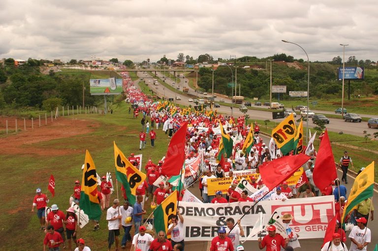 Salário mínimo terá quarto aumento real seguido e deve chegar a R$ 1.621 em 2026 após retomada da política de valorização 1 Salário mínimo terá quarto aumento real seguido e deve chegar a R$ 1.621 em 2026 após retomada da política de valorização