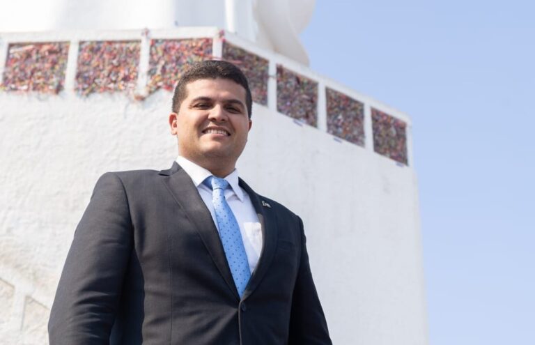 Juazeirense Herbet Santos integra lista tríplice para comandar MPCE; decisão está nas mãos do governador Elmano de Freitas 1 Juazeirense Herbet Santos integra lista tríplice para comandar MPCE; decisão está nas mãos do governador Elmano de Freitas