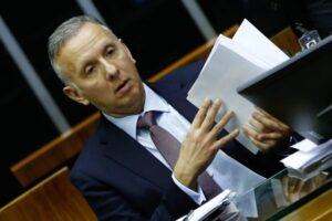 Deputado do PP empregou “funcionária fantasma”, mas é isentado pelo TCU em decisão de Bruno Dantas