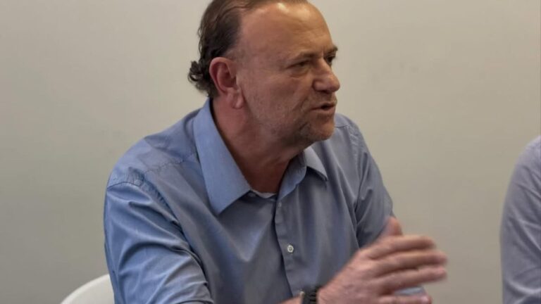 Presidente do PT diz que posição de Ciro “não é normal” e afirma estar de portas abertas para reaproximação