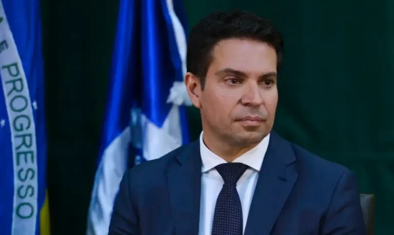 Moraes pede extradição de Alexandre Ramagem aos EUA após condenação por trama golpista 7 Moraes pede extradição de Alexandre Ramagem aos EUA após condenação por trama golpista