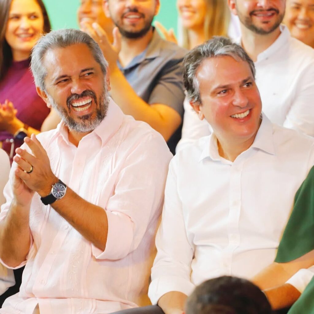 Coluna Panorama Político - Os bastidores da política e outros assuntos!!! 1 p.15 - Inauguração