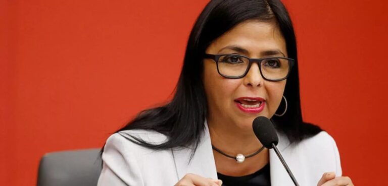 Presidente interina da Venezuela oferece cooperação aos EUA após ameaças de novos ataques de Trump