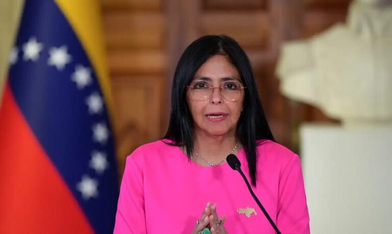 Quem é Delcy Rodríguez, presidente interina da Venezuela e quadro histórico do chavismo