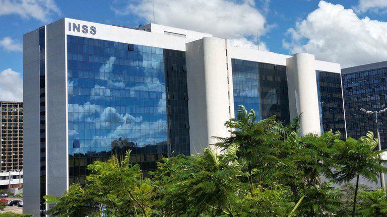 INSS cria fila nacional para acelerar análise de benefícios e reduzir tempo de espera em todo o país