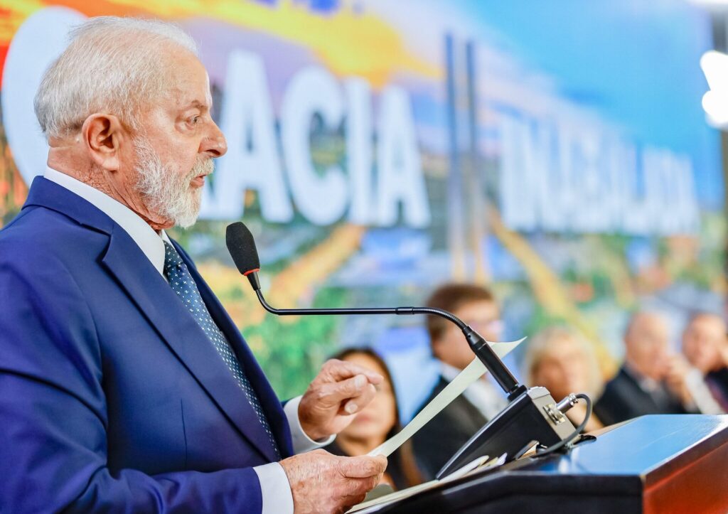 Líder do governo confirma que Lula vetará projeto que prevê anistia disfarçada no caso do 8 de Janeiro