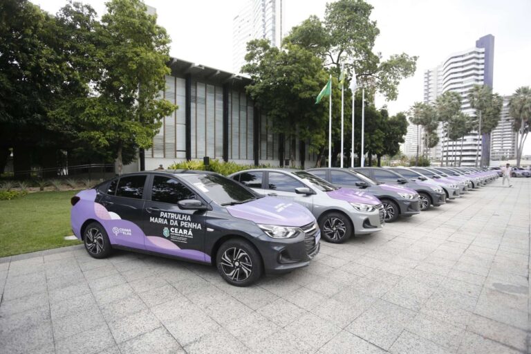 Governo do Ceará entrega viaturas e kits da Patrulha Maria da Penha a 29 municípios