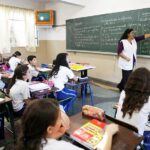 Reajuste do piso do magistério para 2026 é celebrado por professores e criticado por municípios