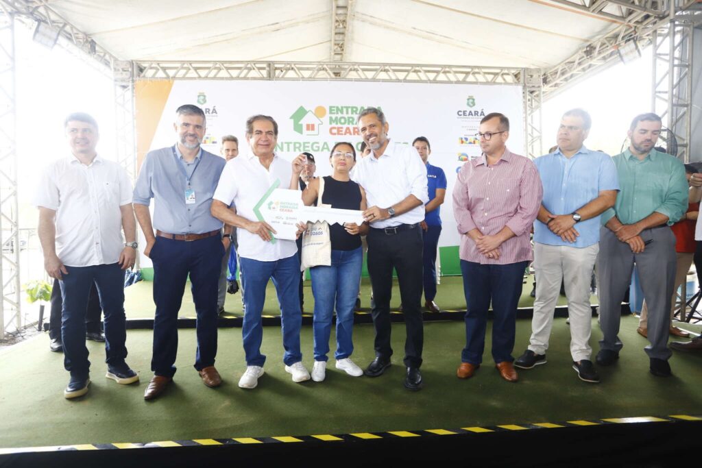 Com Entrada Moradia Ceará, 330 famílias conquistam a casa própria em Itaitinga