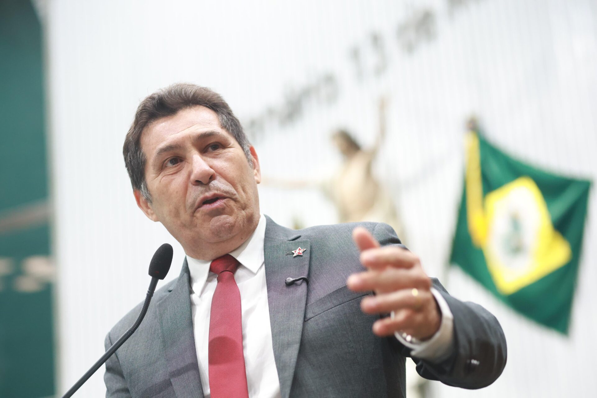 De Assis Diniz alerta pecuaristas governos Lula e Elmano farao ampla campanha de vacinacao contra a brucelose
