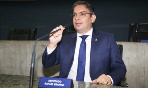 PAGINA 18 CARIRI - Crato será contemplado com Arena Brasil na comunidade Bela Vista, anuncia Rafael Branco