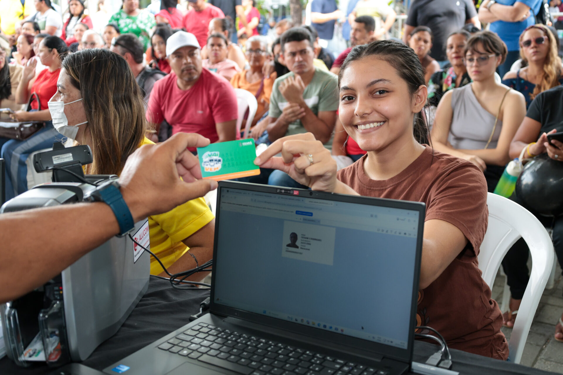 PAGINA 21 CEARA VaiVem Trabalhador Governo do Ceara amplia acesso as oportunidades de emprego na Regiao do Cariri