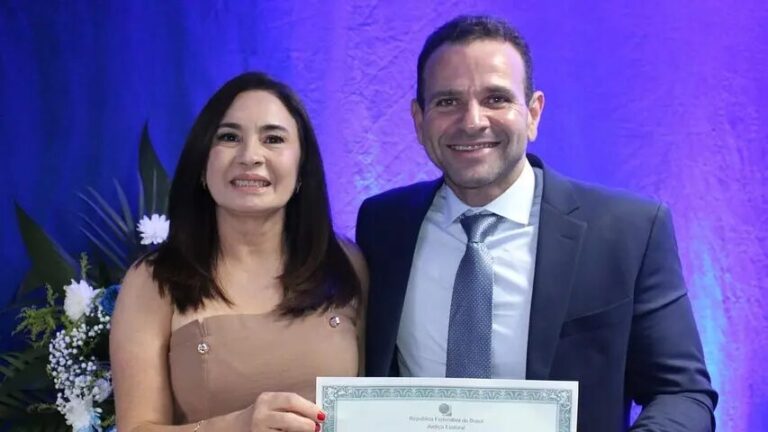 Câmara de Aracoiaba afasta prefeito Edim e empossa Selma Bezerra após suspensão de direitos políticos