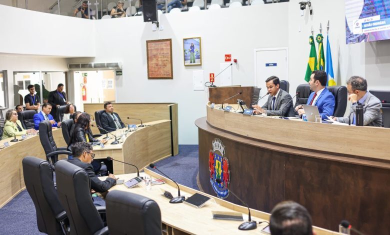 Sessão da Câmara de Juazeiro do Norte debate inclusão de crianças atípicas, abastecimento d’água e infraestrutura urbana