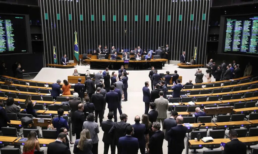 Câmara aprova PL antifacção e endurece penas contra organizações criminosas e milícias