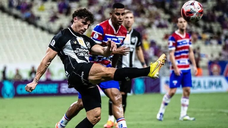 Clássico-Rei termina sem festa, mas Ceará mantém tabu e vantagem na classificação geral do Cearense