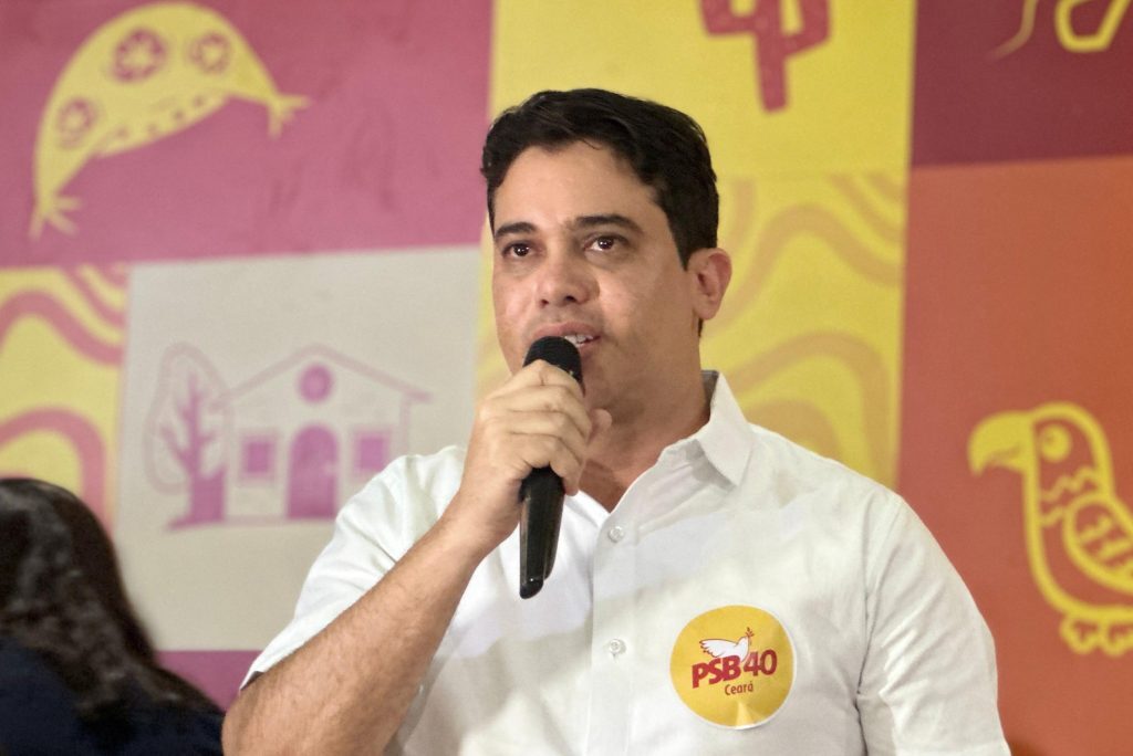 Júnior Mano reafirma pré-candidatura ao Senado e diz que reunião com Cid Gomes teve caráter estratégico