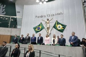 Elmano anuncia concurso para professores e reforço na Segurança durante Mensagem Governamental na Alece