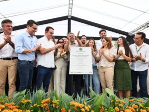 Elmano anuncia Camilo Santana e Cid Gomes como coordenadores de sua campanha à reeleição no Ceará