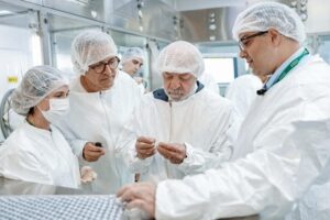 Lula anuncia R$ 1,4 bilhão para o Instituto Butantan e afirma que investir em vacinas é cuidar de 215 milhões de brasileiros